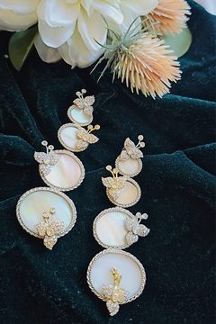 Daggling Pearls Earring